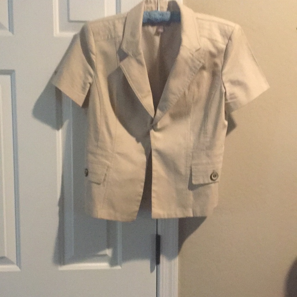 Short sleeve blazer
